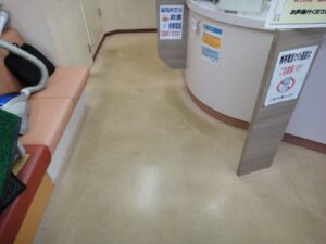 クリニック様床ワックス管理が不適切事例２