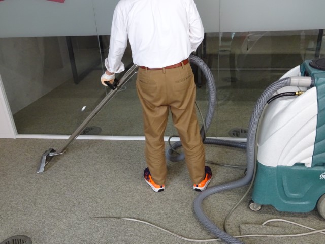 カーペットクリーニング⑤すすぎ